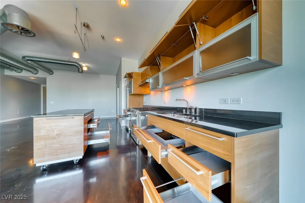 200 Hoover, Las Vegas, NV 89101