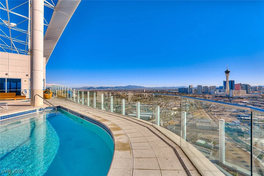 200 Hoover, Las Vegas, NV 89101