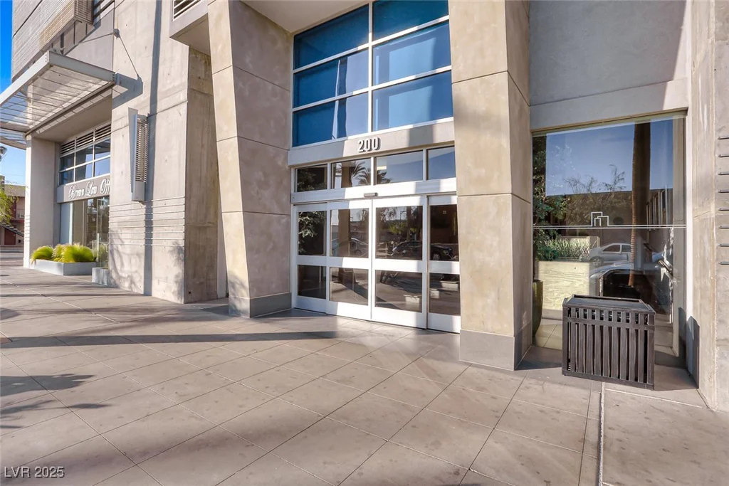 200 Hoover, Las Vegas, NV 89101