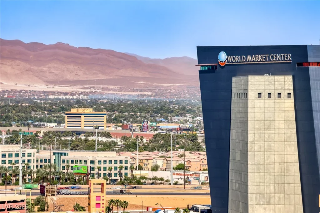 200 Hoover, Las Vegas, NV 89101