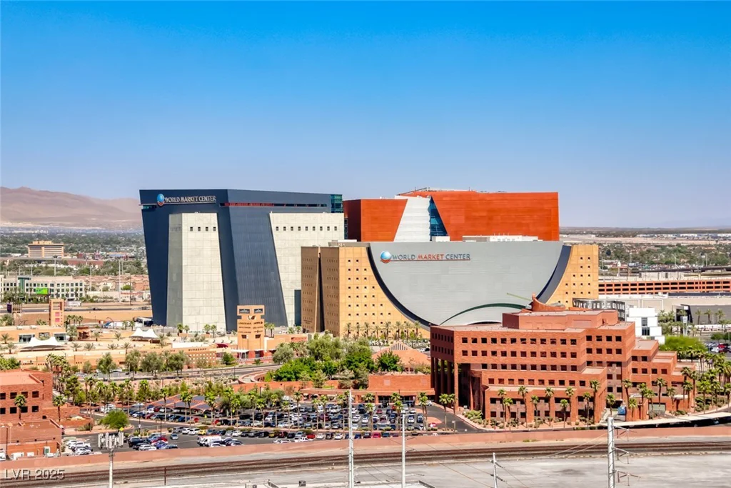 200 Hoover, Las Vegas, NV 89101