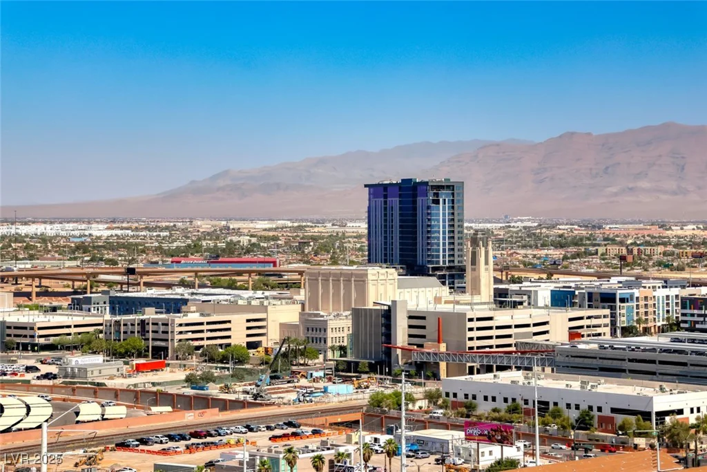 200 Hoover, Las Vegas, NV 89101