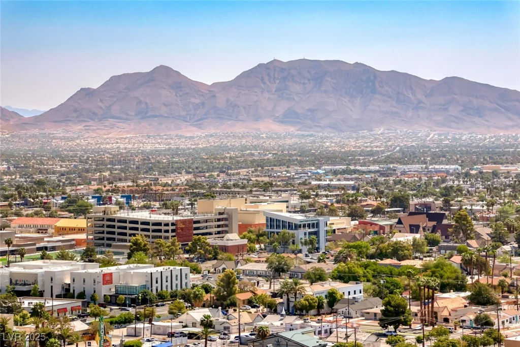 200 Hoover, Las Vegas, NV 89101