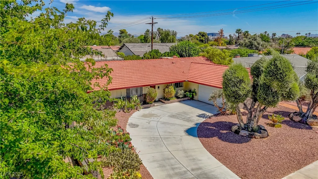2604 Gilmary, Las Vegas, NV 89102