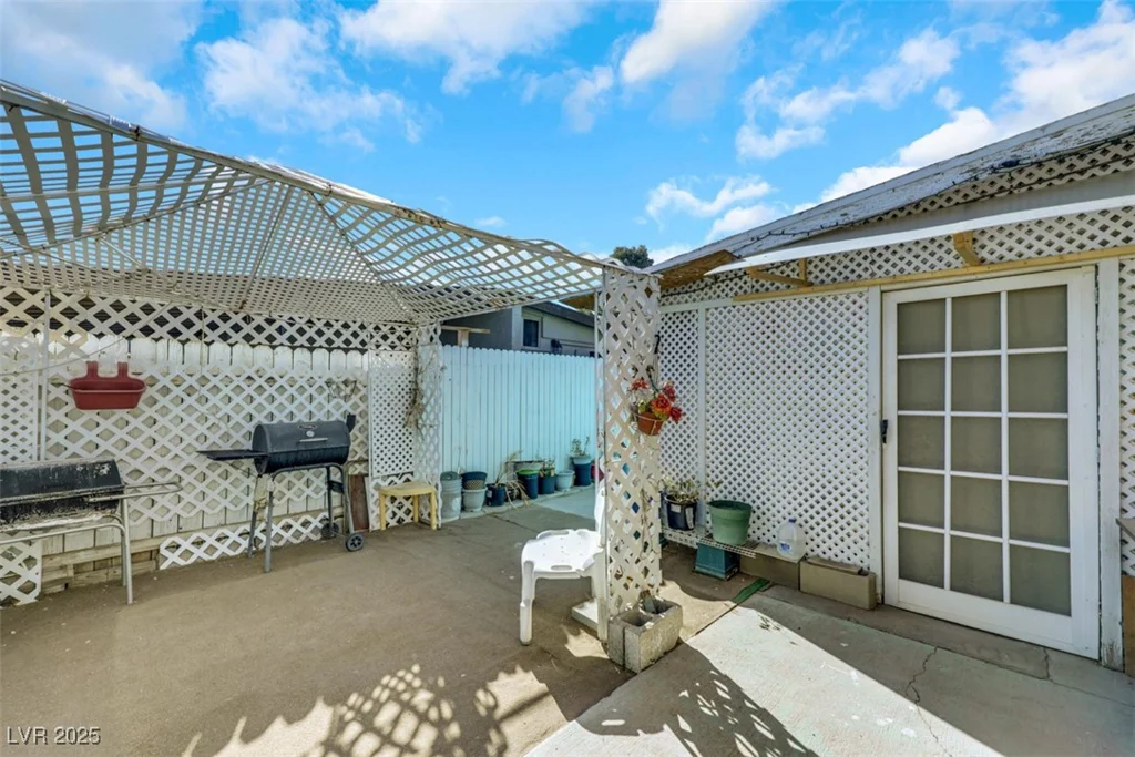 2621 Tonopah, North Las Vegas, NV 89030
