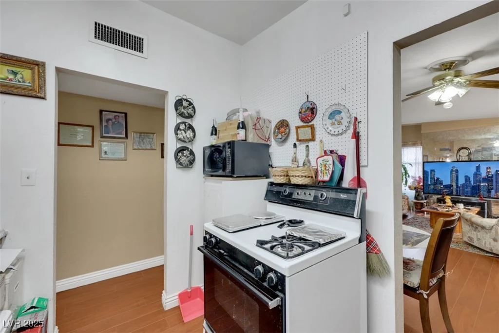 2621 Tonopah, North Las Vegas, NV 89030