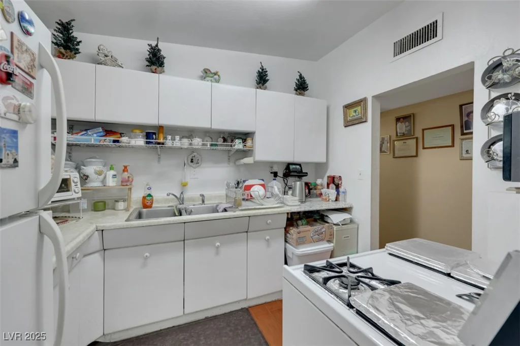2621 Tonopah, North Las Vegas, NV 89030