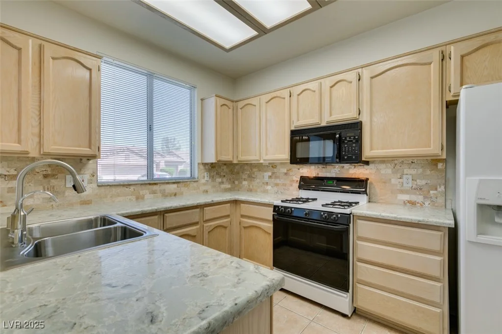 429 Vinewood, Henderson, NV 89012