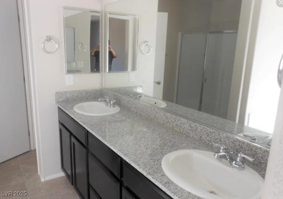 6176 Scarlet Leaf, Las Vegas, NV 89148