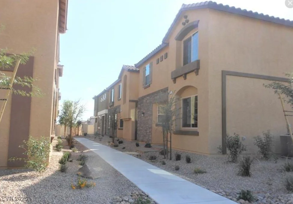 6176 Scarlet Leaf, Las Vegas, NV 89148