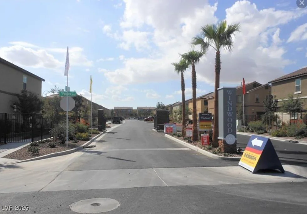 6176 Scarlet Leaf, Las Vegas, NV 89148