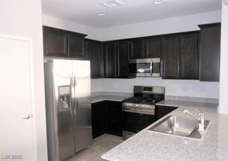 6176 Scarlet Leaf, Las Vegas, NV 89148