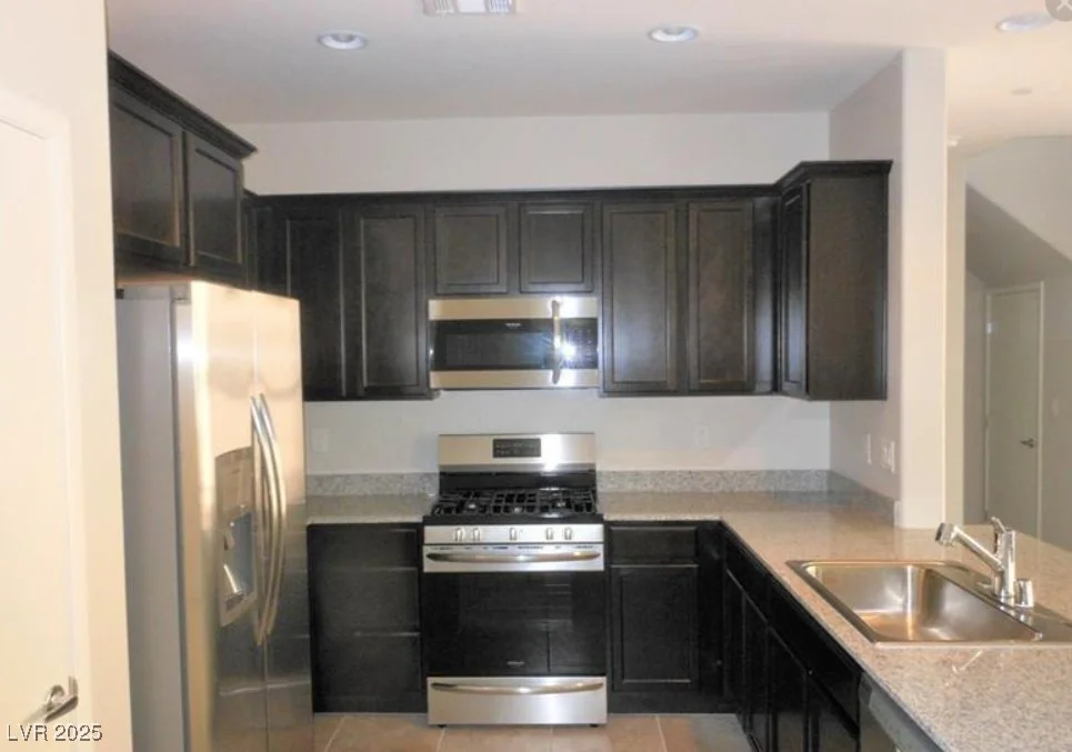 6176 Scarlet Leaf, Las Vegas, NV 89148
