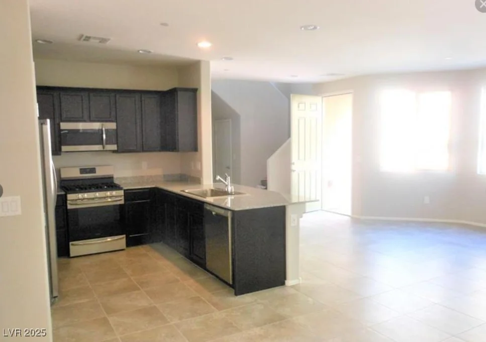6176 Scarlet Leaf, Las Vegas, NV 89148