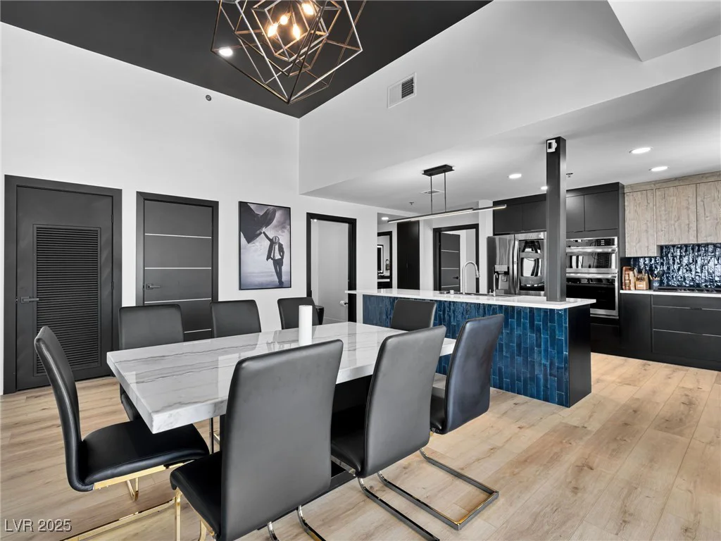 150 Las Vegas, Las Vegas, NV 89101