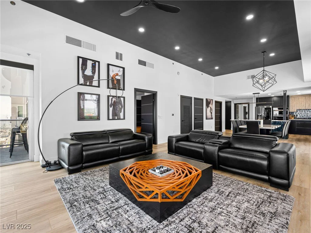 150 Las Vegas, Las Vegas, NV 89101