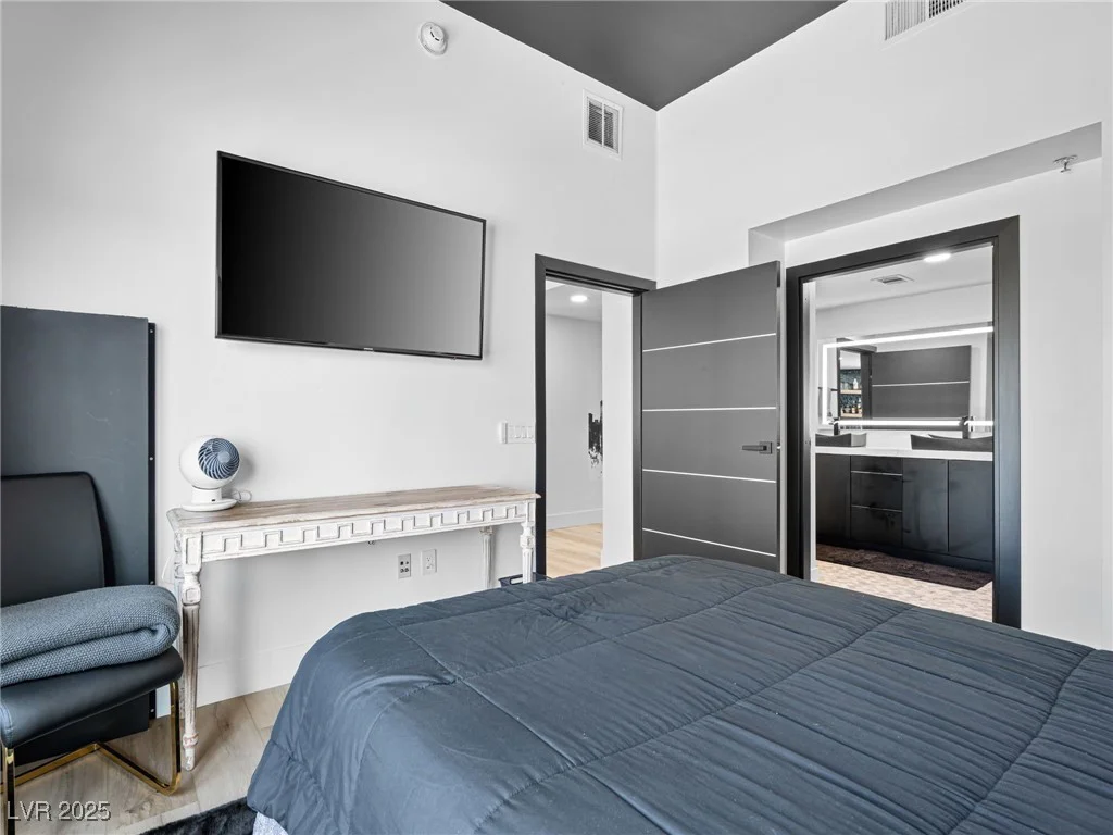 150 Las Vegas, Las Vegas, NV 89101