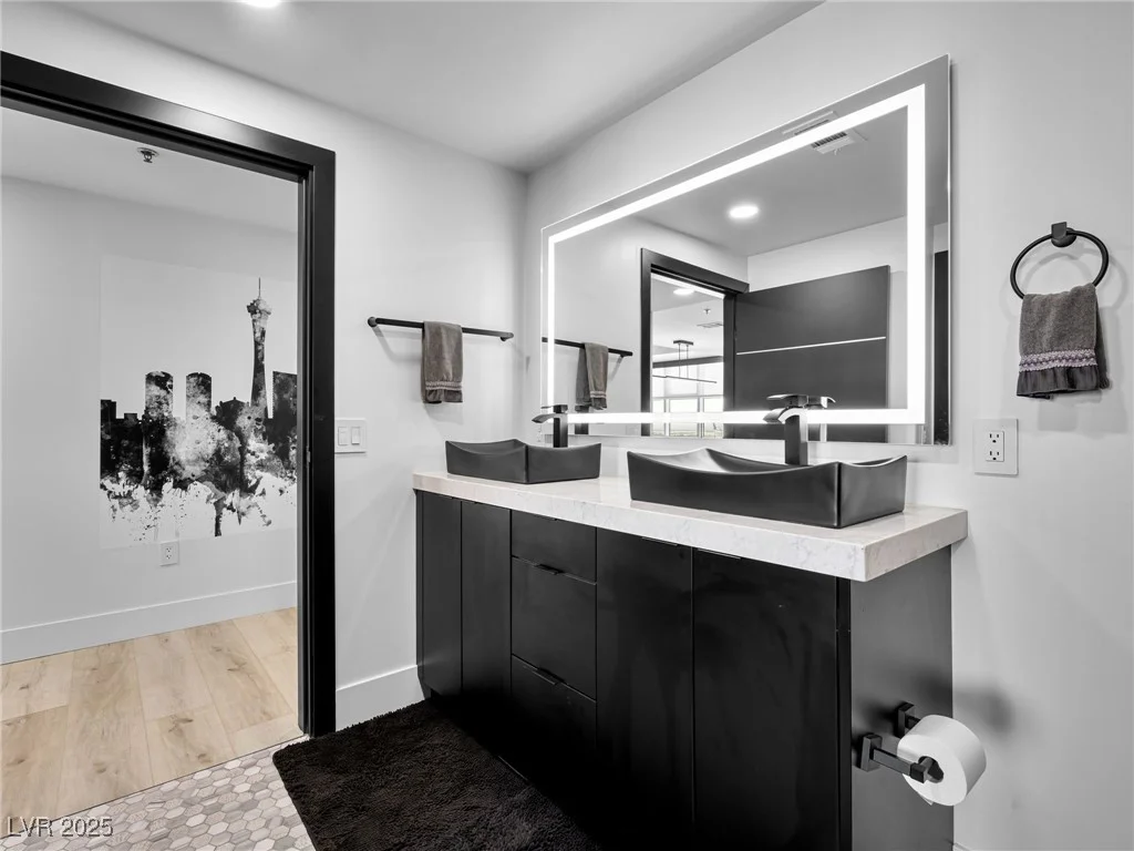 150 Las Vegas, Las Vegas, NV 89101