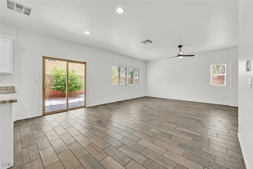 6847 Unionhouse Creek, Las Vegas, NV 89178