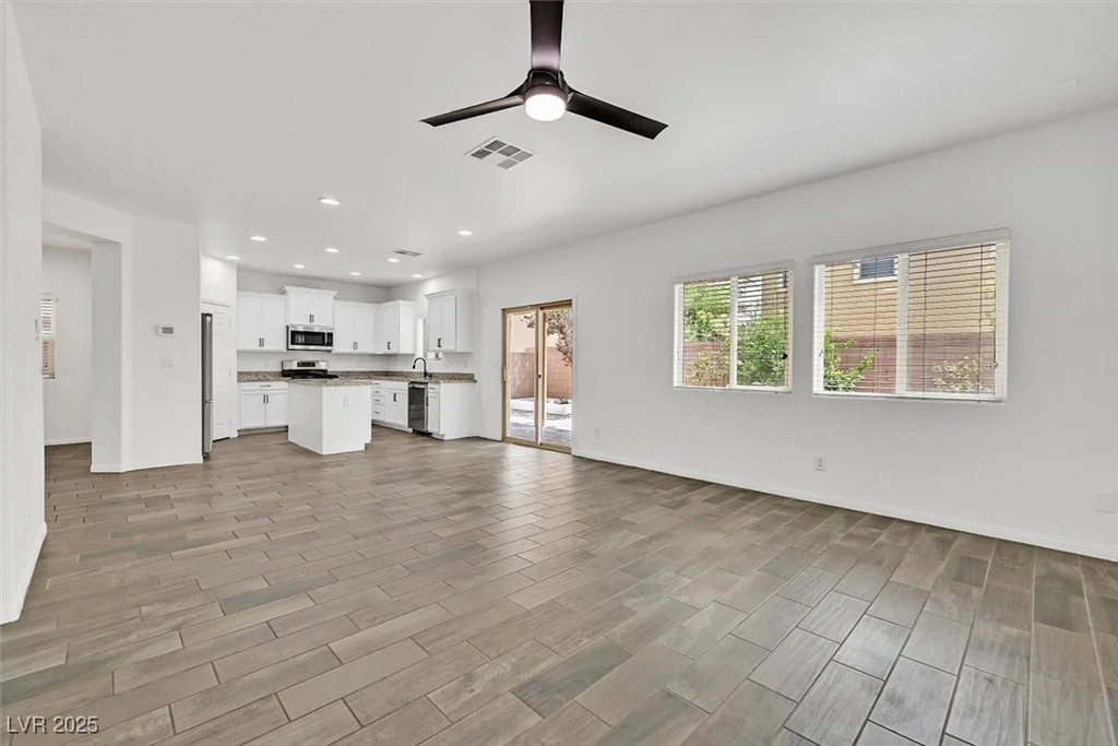 6847 Unionhouse Creek, Las Vegas, NV 89178