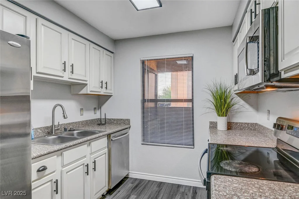 2451 Rainbow, Las Vegas, NV 89108