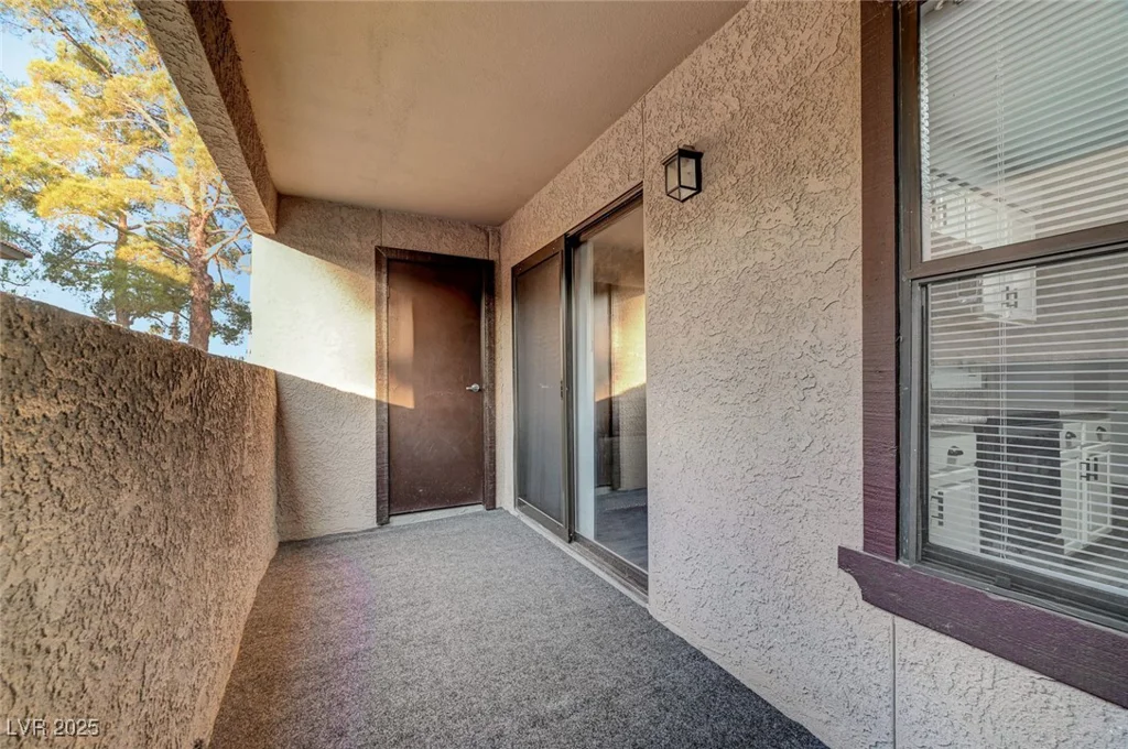 2451 Rainbow, Las Vegas, NV 89108
