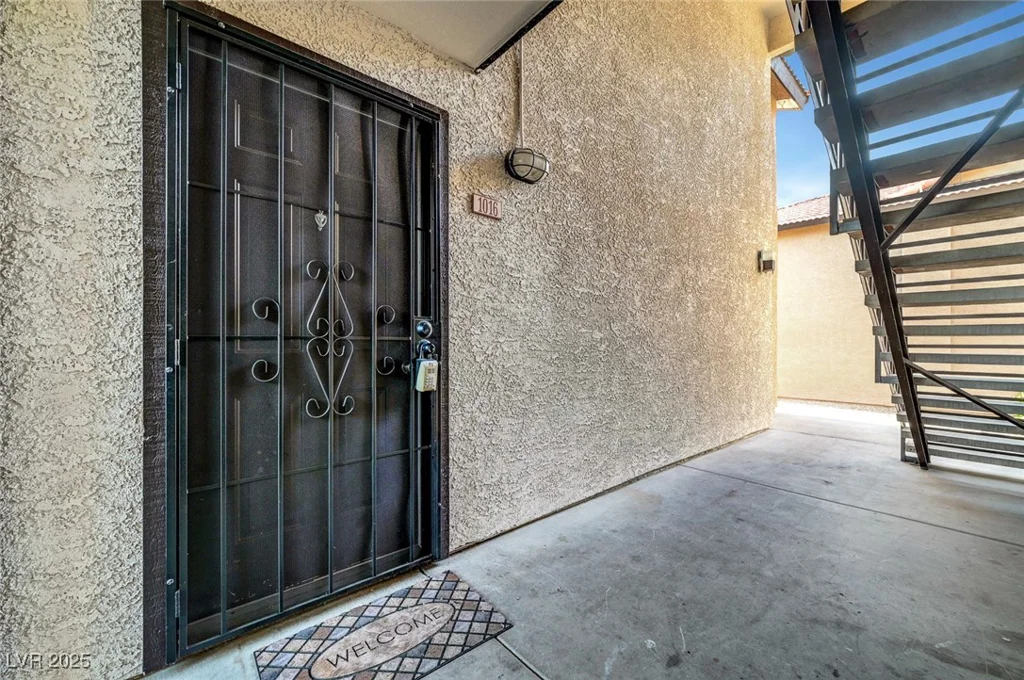 2451 Rainbow, Las Vegas, NV 89108