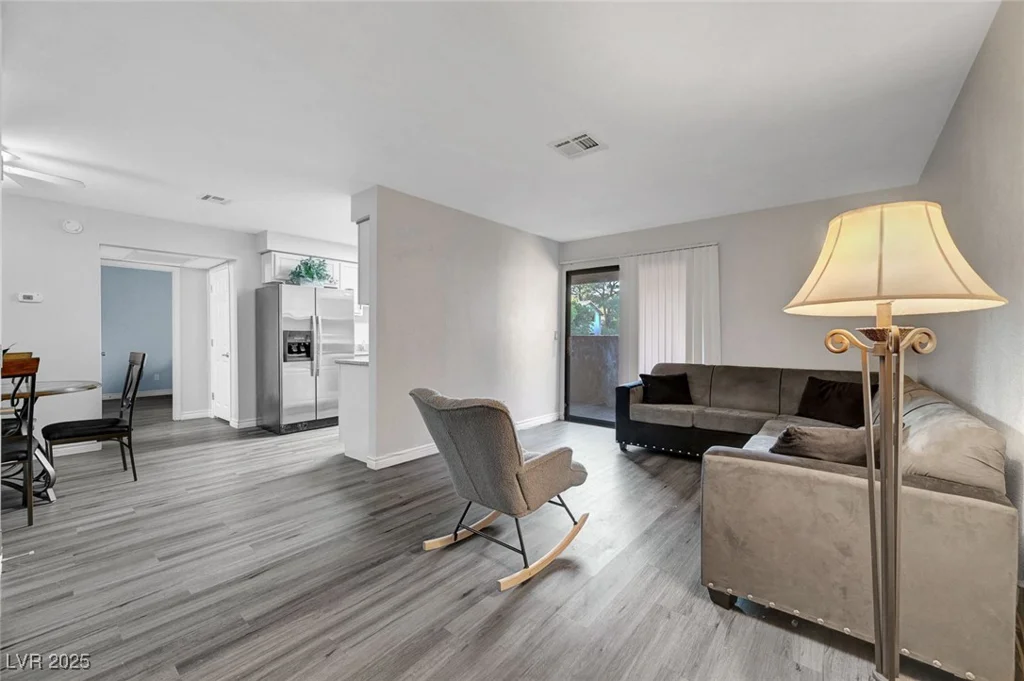 2451 Rainbow, Las Vegas, NV 89108