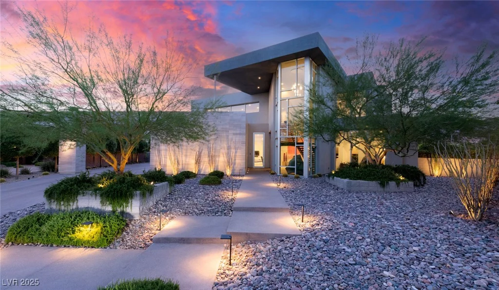 94 Hawk Ridge, Las Vegas, NV 89135