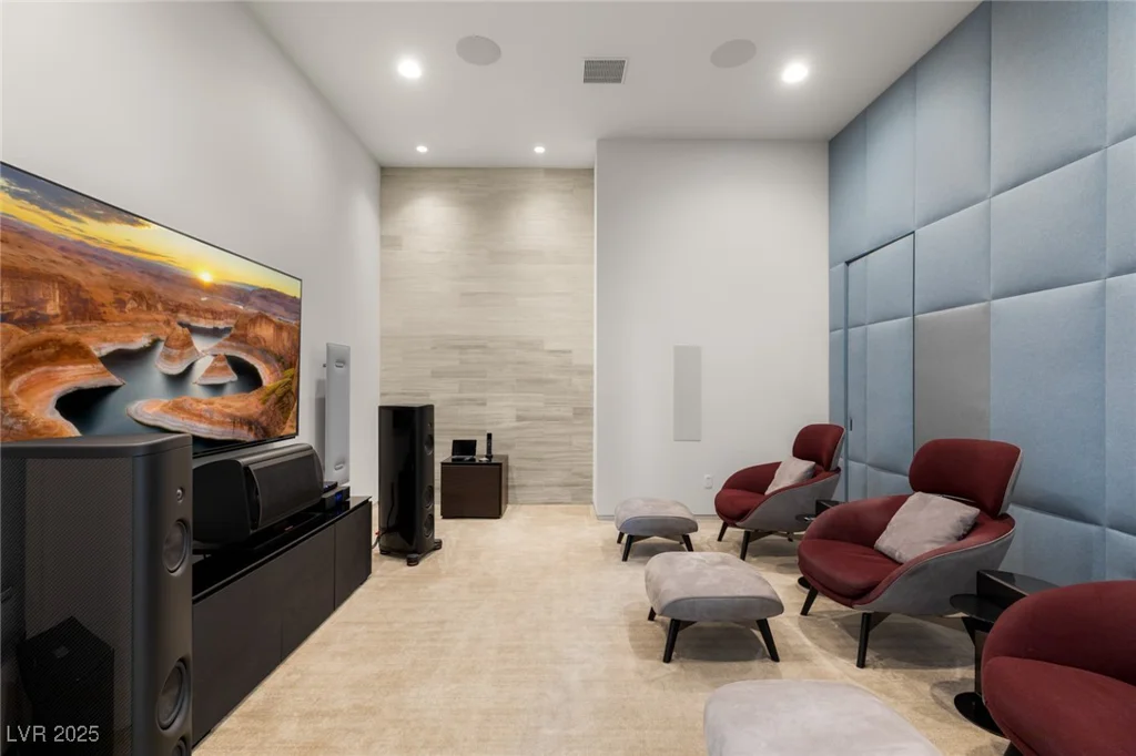 94 Hawk Ridge, Las Vegas, NV 89135