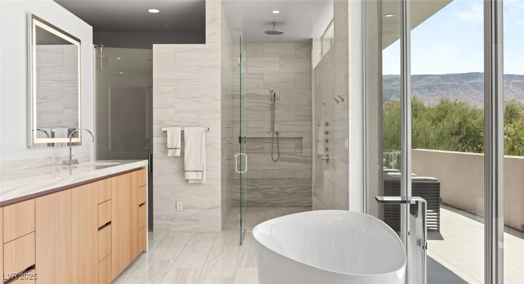 94 Hawk Ridge, Las Vegas, NV 89135