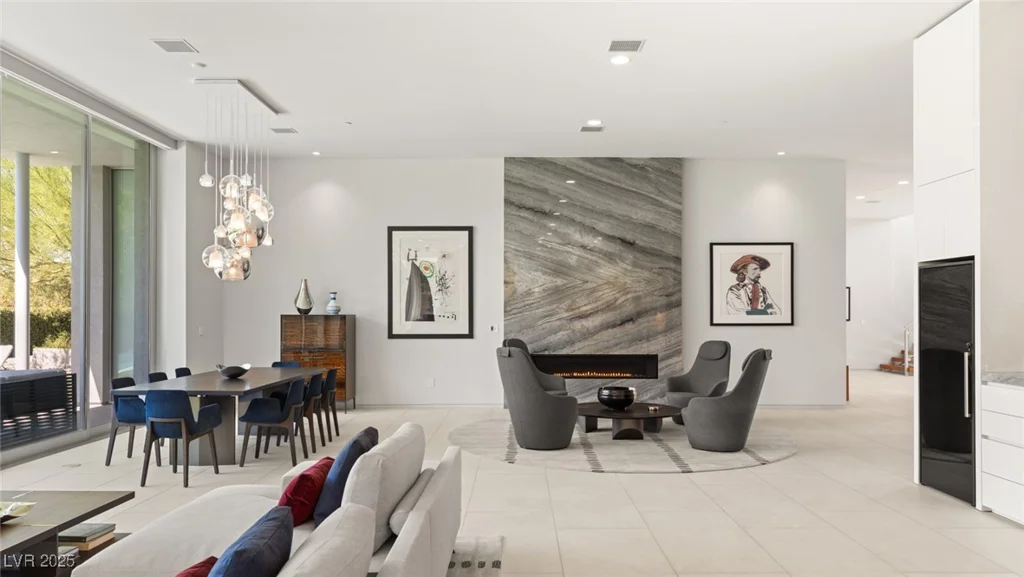 94 Hawk Ridge, Las Vegas, NV 89135