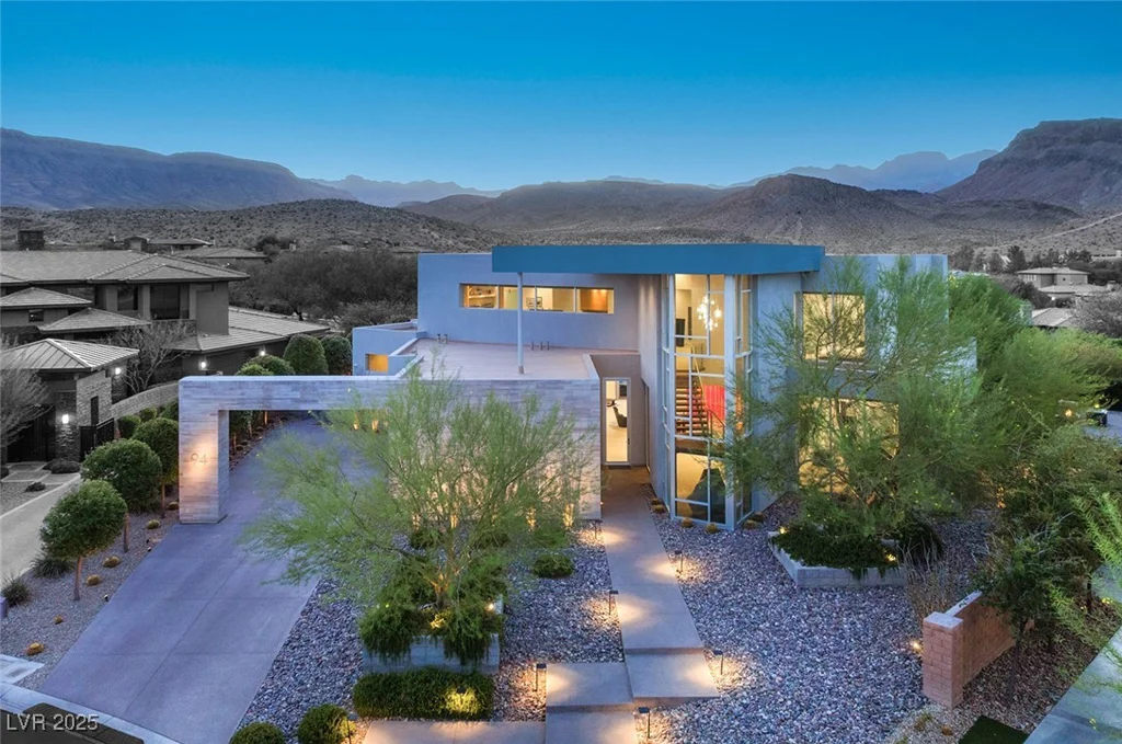 94 Hawk Ridge, Las Vegas, NV 89135