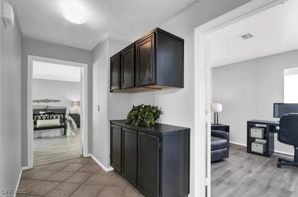 8236 Hollow Wharf, Las Vegas, NV 89128
