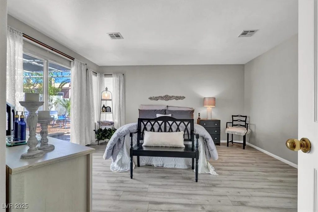 8236 Hollow Wharf, Las Vegas, NV 89128