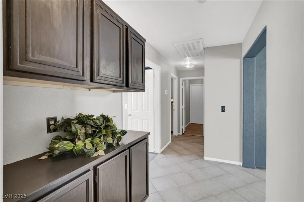 8236 Hollow Wharf, Las Vegas, NV 89128