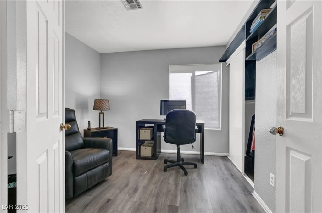 8236 Hollow Wharf, Las Vegas, NV 89128