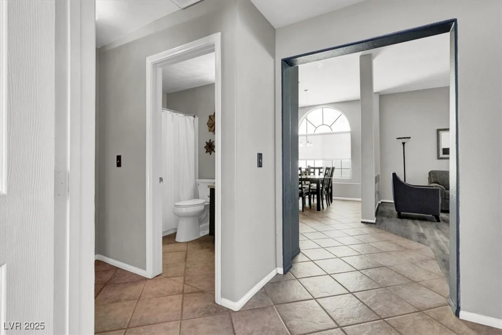 8236 Hollow Wharf, Las Vegas, NV 89128