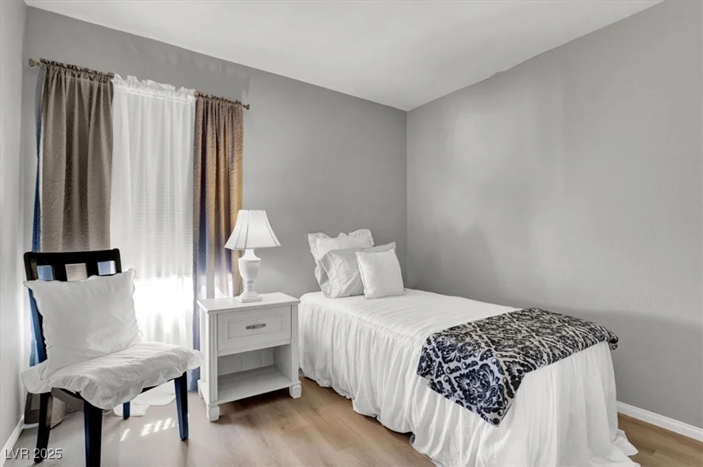 8236 Hollow Wharf, Las Vegas, NV 89128