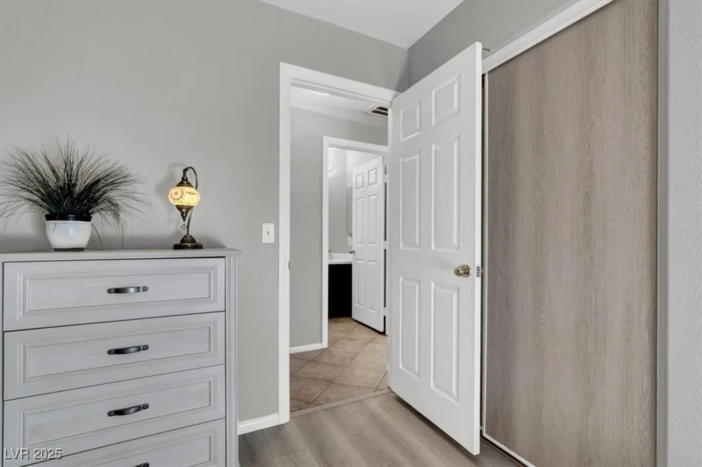 8236 Hollow Wharf, Las Vegas, NV 89128