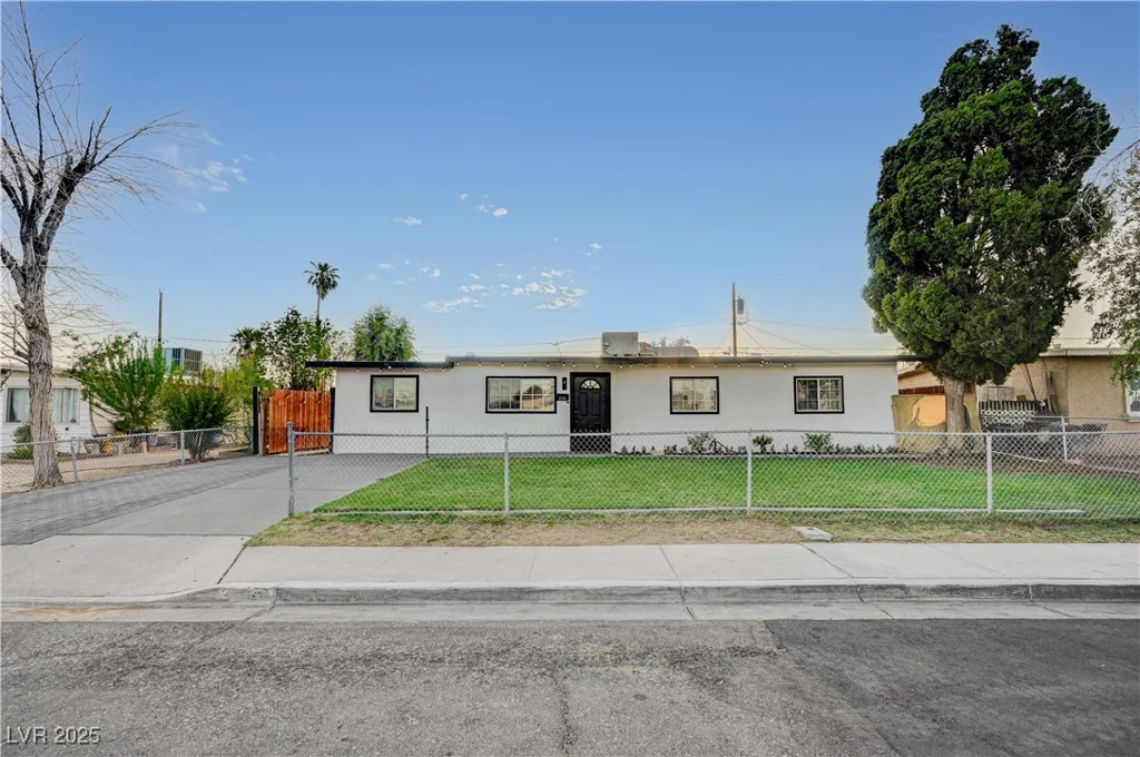 2725 Holmes, North Las Vegas, NV 89030