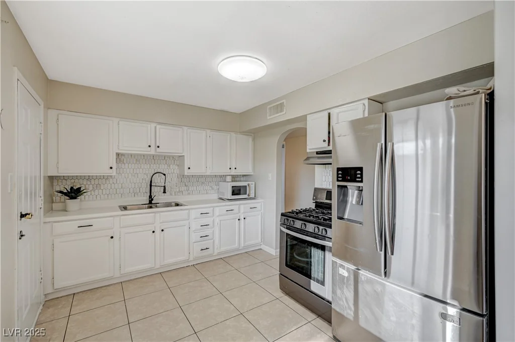 2725 Holmes, North Las Vegas, NV 89030