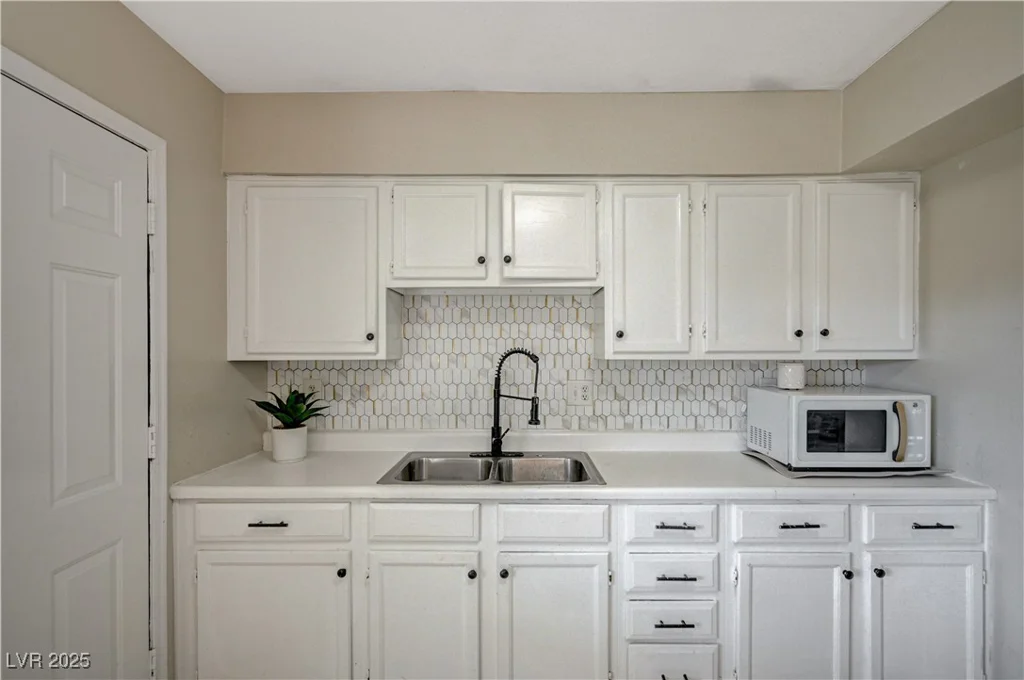 2725 Holmes, North Las Vegas, NV 89030