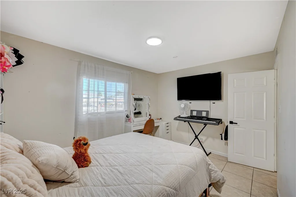 2725 Holmes, North Las Vegas, NV 89030
