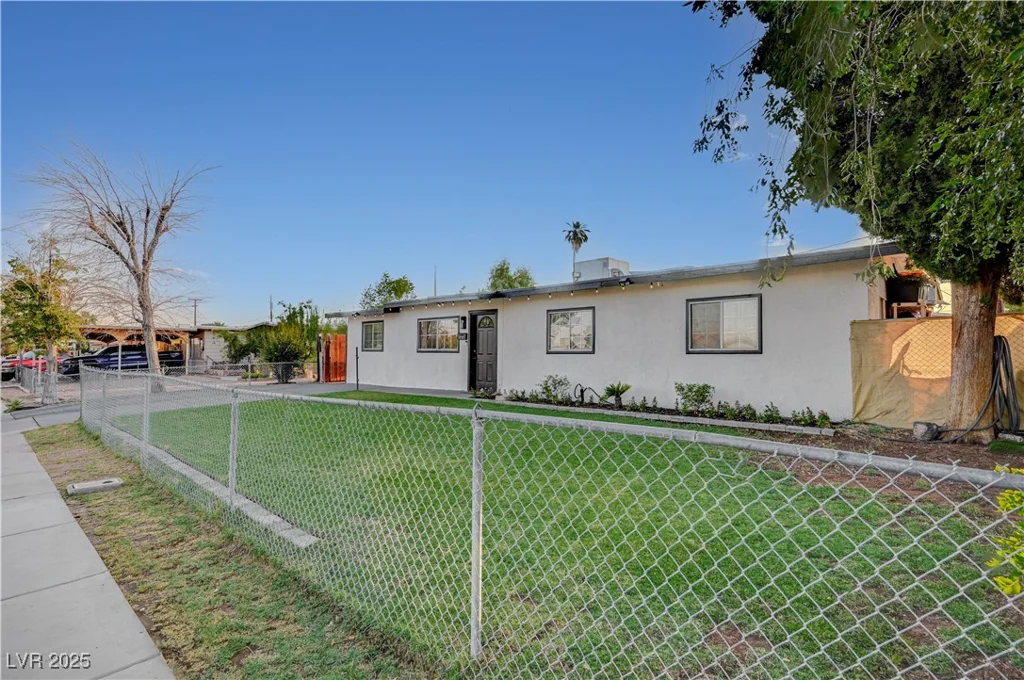 2725 Holmes, North Las Vegas, NV 89030