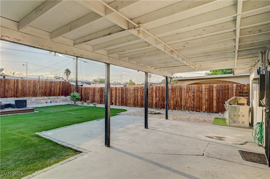 2725 Holmes, North Las Vegas, NV 89030