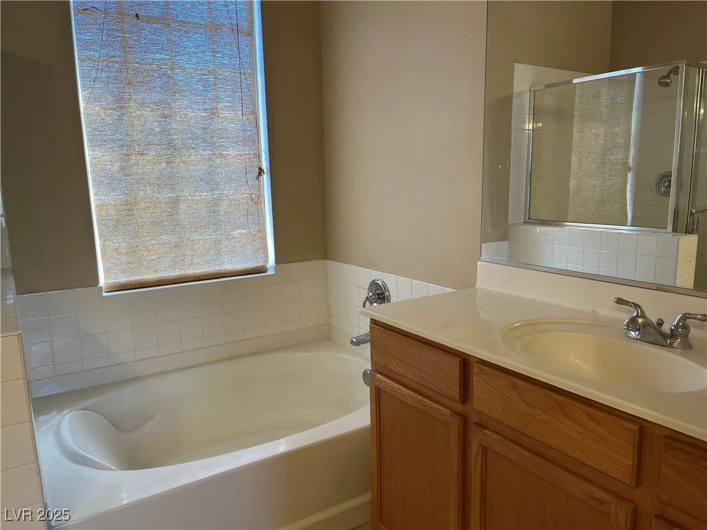 2461 Brooklyn Bridge, Las Vegas, NV 89135