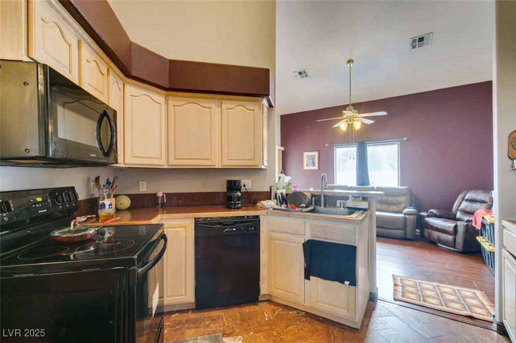 1860 Racine, Las Vegas, NV 89156