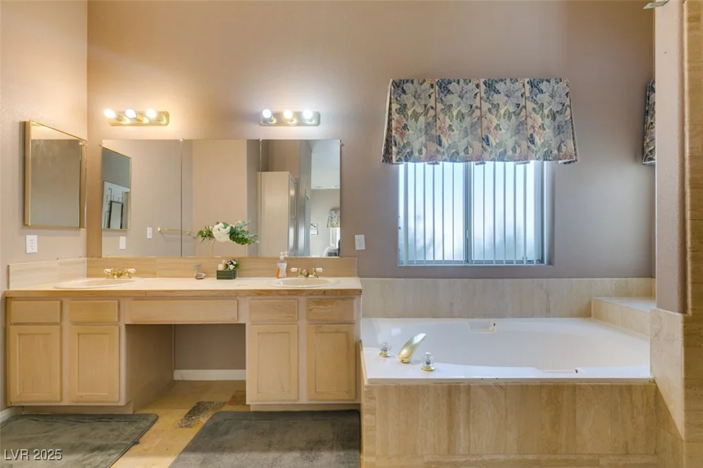 1860 Racine, Las Vegas, NV 89156