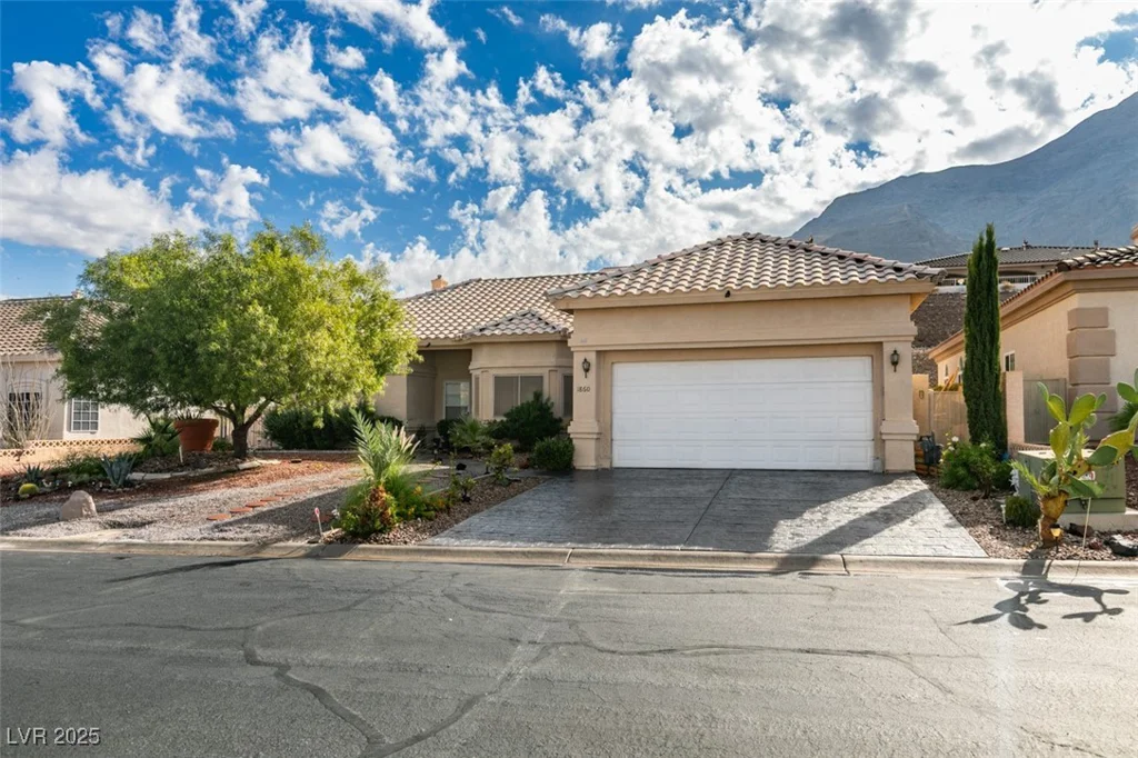 1860 Racine, Las Vegas, NV 89156
